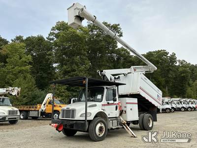 Altec LR758, 63 ft, Over-Center Bucket Truck