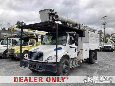 Altec LR756, 61 ft, Over-Center Bucket Truck