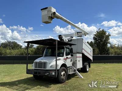 Altec LR756, 61 ft, Over-Center Bucket Truck