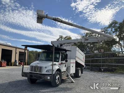 Altec LR756, 61 ft, Over-Center Bucket Truck