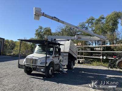 Altec LR756, 61 ft, Over-Center Bucket Truck