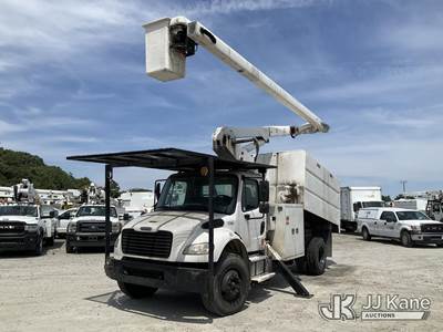 Terex XT PRO 56, 61 ft, Over-Center Bucket Truck