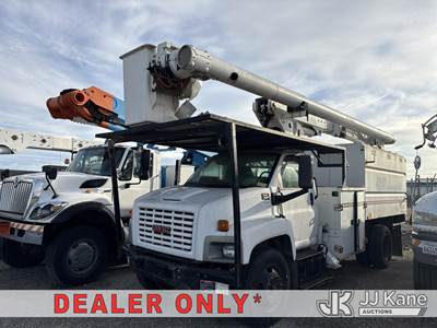 Altec LRV-56, 61 ft, Over-Center Bucket Truck