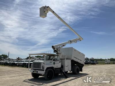 Altec LRV-55, 60 ft, Over-Center Bucket Truck