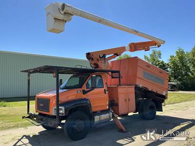 Altec LRV55, 60 ft, Over-Center Bucket Truck