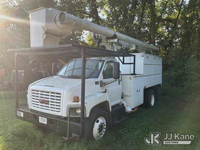 Altec LRV-58, 63 ft, Over-Center Bucket Truck