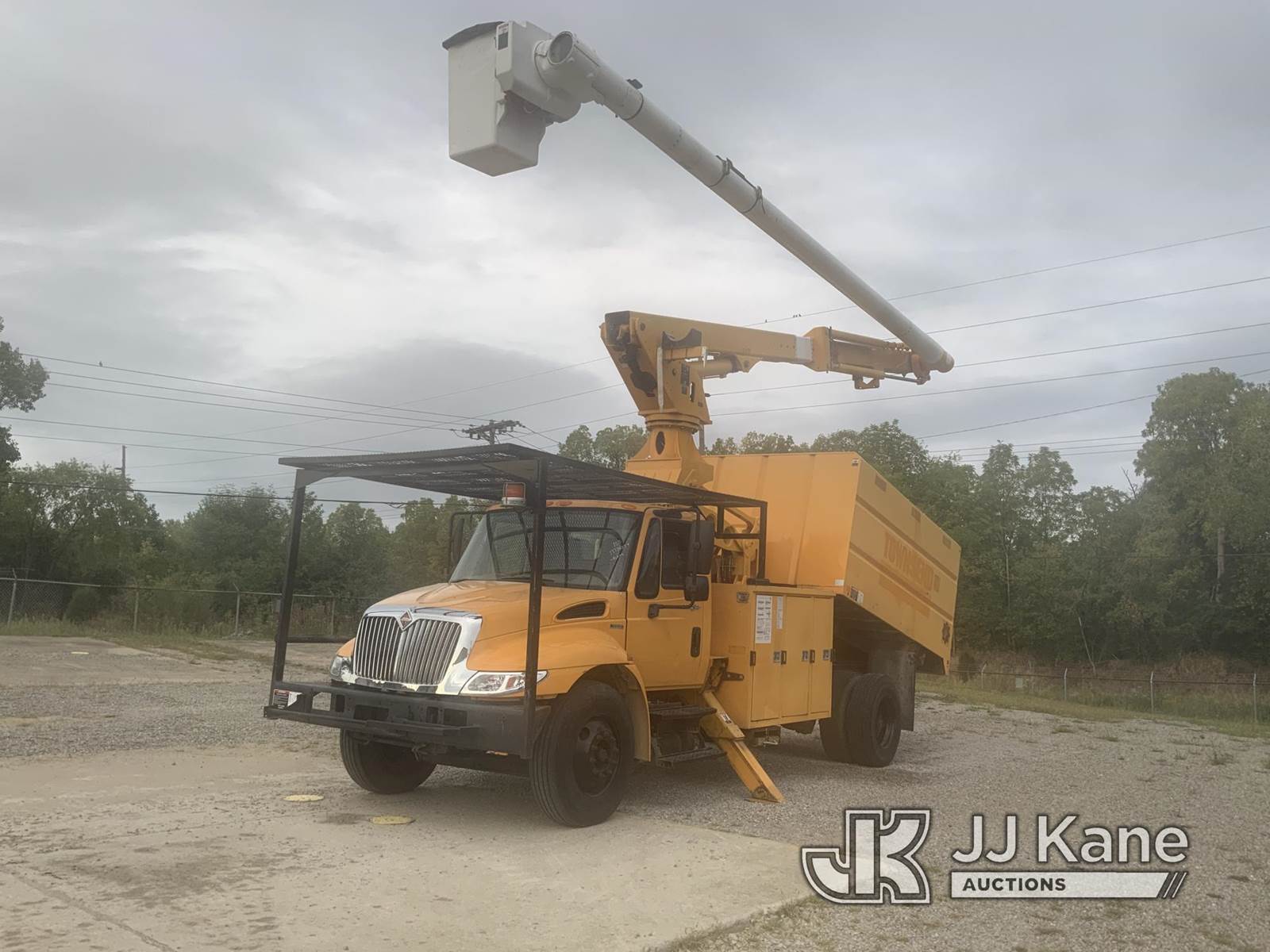 2011 Altec LRV60E70, 75 ft, OverCenter Elevator Bucket Truck For Sale