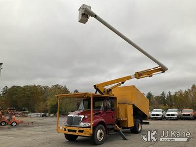 Altec LR7-60, 65 ft, Over-Center Bucket Truck