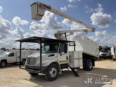 Terex XT55, 60 ft, Over-Center Bucket Truck