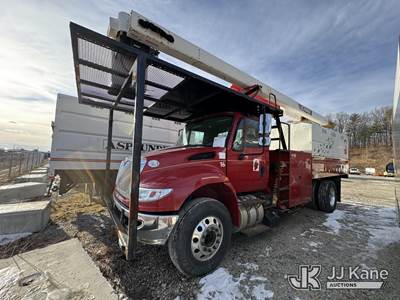 Terex XT PRO 60, 65 ft, Over-Center Bucket Truck