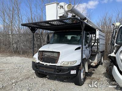 Altec LRV-55, 60 ft, Over-Center Bucket Truck