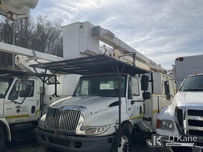 HiRanger XT55, 60 ft, Over-Center Bucket Truck
