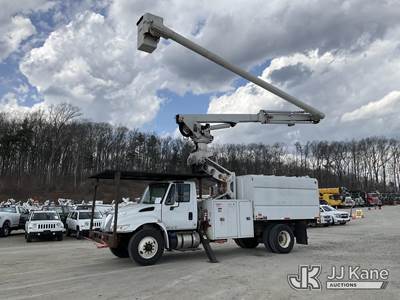 Altec LR760-E70, 75 ft, Over-Center Elevator Bucket Truck