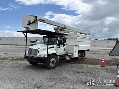 Versalift V0260RV, 65 ft, Over-Center Bucket Truck