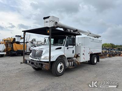 Altec LR760-E70, 75 ft, Over-Center Elevator Bucket Truck