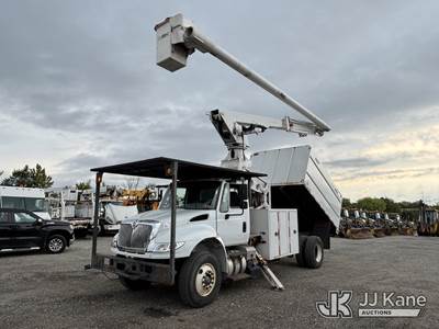 Altec LR760-E70, 75 ft, Over-Center Elevator Bucket Truck