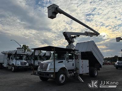 Altec LR760-E70, 75 ft, Over-Center Elevator Bucket Truck