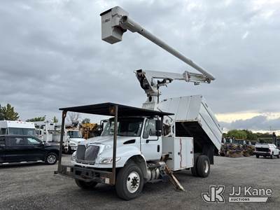 Altec LR760-E70, 75 ft, Over-Center Elevator Bucket Truck