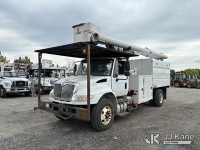 Altec LR760-E70, 75 ft, Over-Center Elevator Bucket Truck