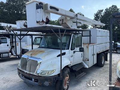 HiRanger XT55, 60 ft, Over-Center Bucket Truck