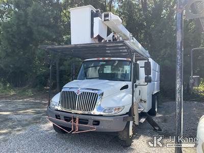HiRanger XT55, 60 ft, Over-Center Bucket Truck
