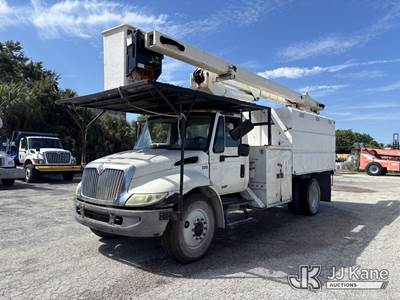 Terex XT, Over-Center Bucket Truck