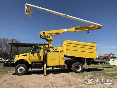 Altec LRV60-E70, 75 ft, Over-Center Elevator Bucket Truck