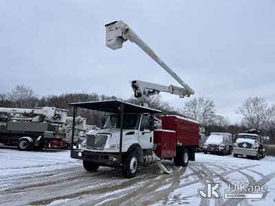 Altec LR760-E70, 75 ft, Over-Center Elevator Bucket Truck