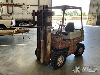 Baker B-40-PL Rubber Tired Forklift