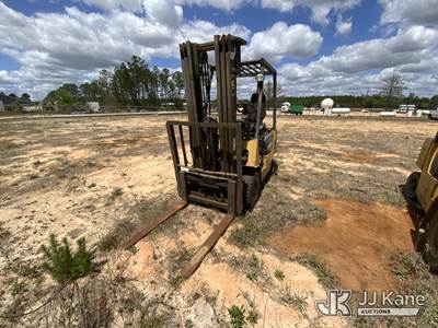 Caterpillar 30 Solid Tired Forklift