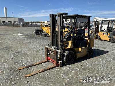Caterpillar DP25K Solid Tired Forklift