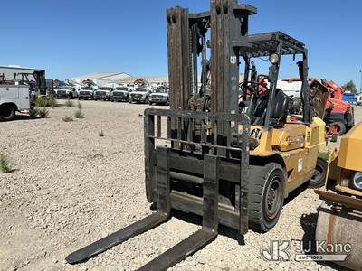 2010 Caterpillar DP50 forklift