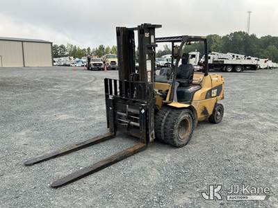 Caterpillar DP55N1 Pneumatic Tired Forklift