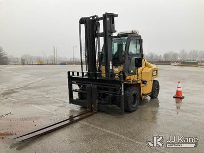 Caterpillar DP70N1 Pneumatic Tired Forklift