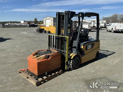Caterpillar EP6000 Solid Tired Forklift