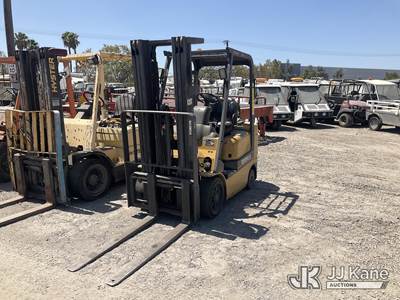 Caterpillar GC25K Solid Tired Forklift