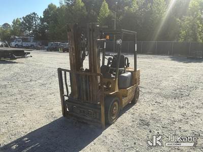 Caterpillar GP25 Solid Tired Forklift