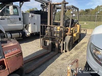 2010 Caterpillar GP40K Pneumatic Tired Forklift