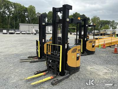 Caterpillar NR4000-36 Stand-Up Forklift