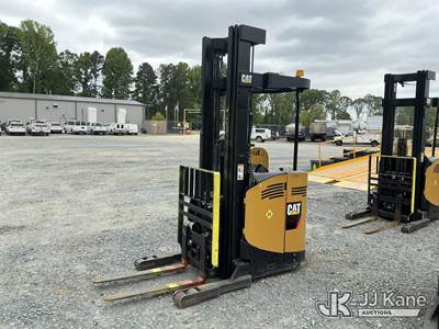 Caterpillar NR4000-36V Stand-Up Forklift