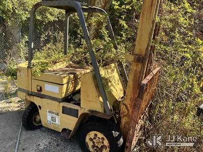 Caterpillar Pneumatic Tired Forklift