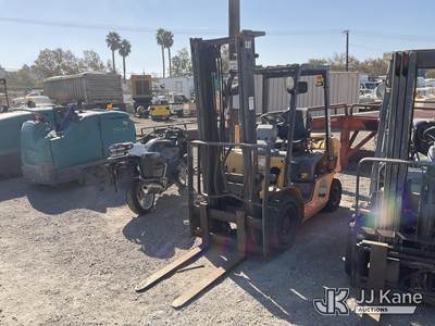 2007 Caterpiller P5000G Solid Tired Forklift