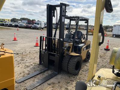 Caterpillar P6000 Forklift