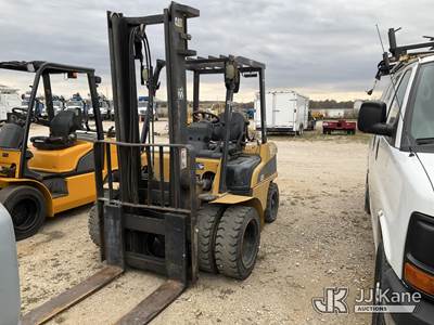 Caterpillar P6000 Pneumatic Tired Forklift