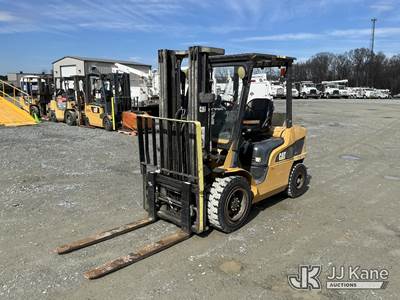 Caterpillar P6000 Solid Tired Forklift