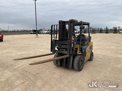 2008 Caterpillar P6000-LP Pneumatic Tired Forklift