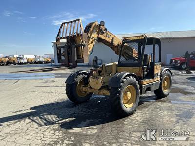 2000 Caterpillar TH82 Rough Terrain Telescopic Boom Forklift