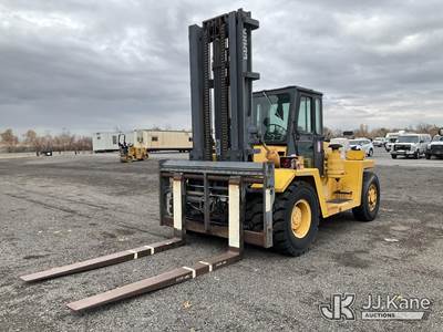 Clark C500-Y300DPK Pneumatic Tired Forklift