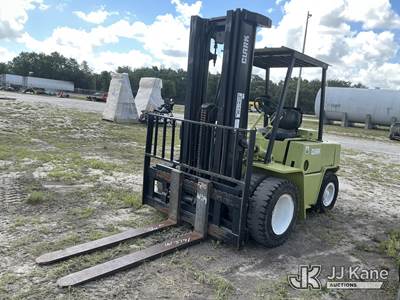 Clark C500-YS80 Pneumatic Tired Forklift