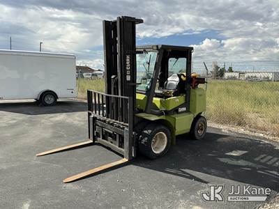 1998 CLARK CGP40 Pneumatic Tired Forklift